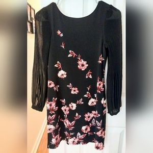White House Black Market - Black floral dress XXSP
